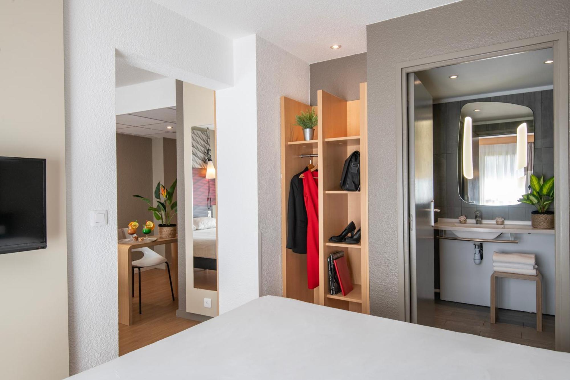 Ibis Cannes Plage La Bocca Bagian luar foto