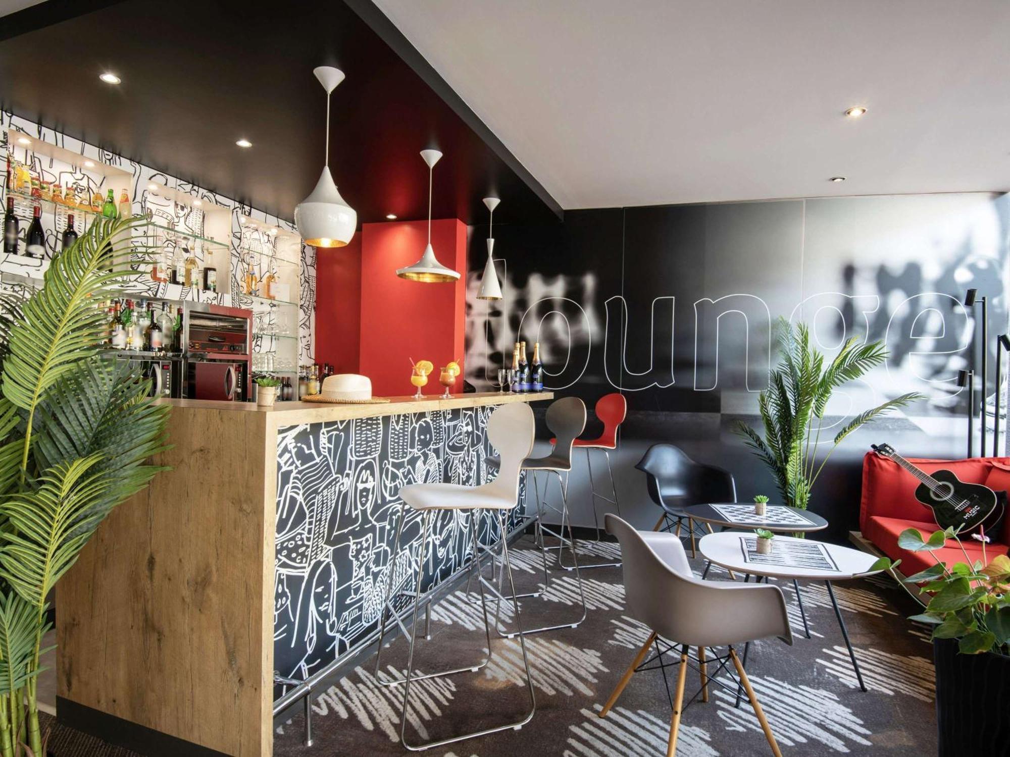 Ibis Cannes Plage La Bocca Bagian luar foto