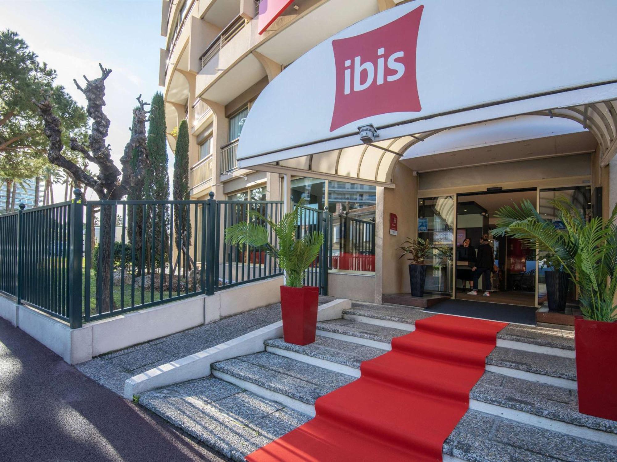 Ibis Cannes Plage La Bocca Bagian luar foto